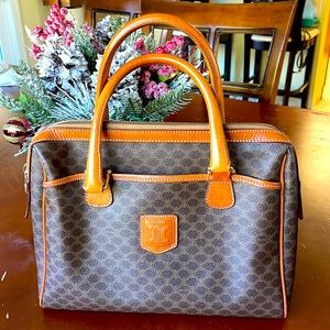 Celine Mono leather Hnadbag.